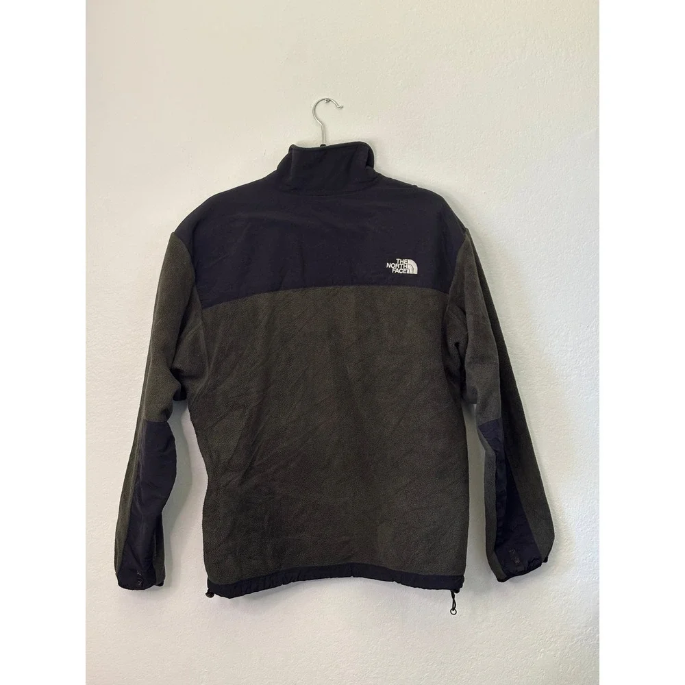 The North Face don hesitate